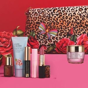 Estee Lauder -Seven pieces Resilience Multi Effect gift set